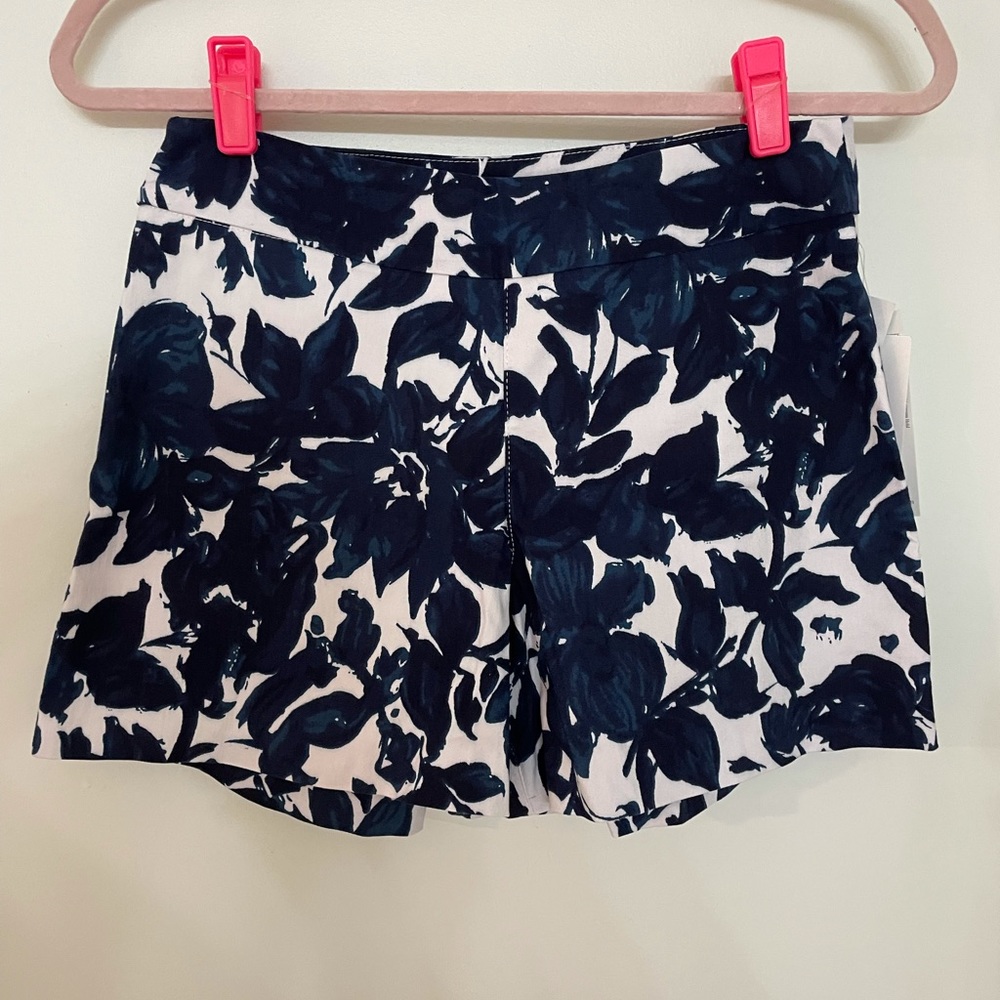 Margaret M Slimming Shorts